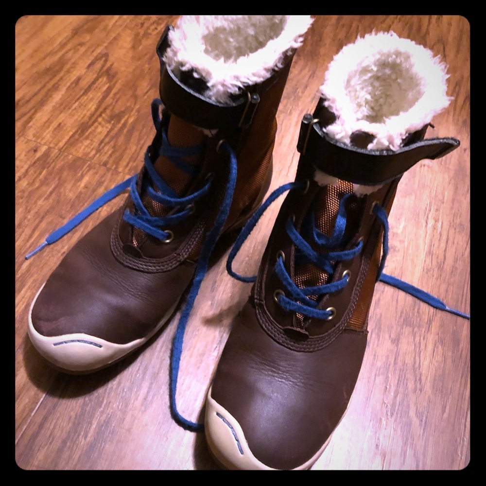 Rugged lined waterproof Plae boots